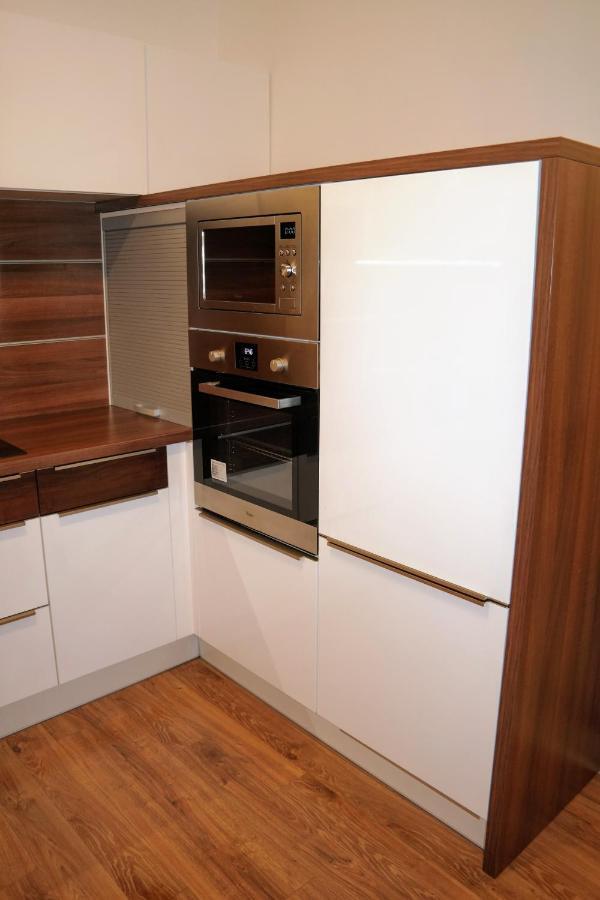 Riverside Apartman With Free Parking Дьєр Екстер'єр фото